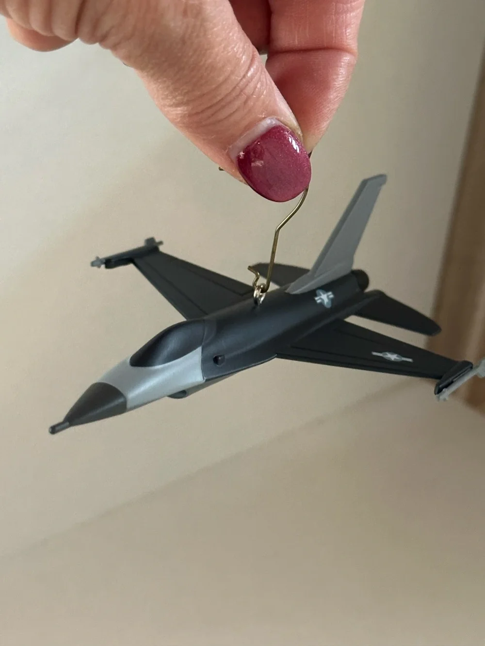 2016 Hallmark Lockheed F-16 Fighting Falcon Die Cast Keepsake Ornament